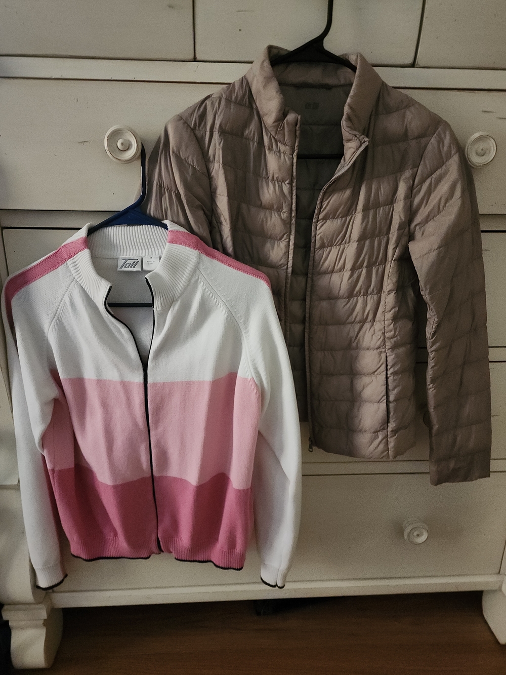 Bundle Of Uniqlo Puffer Packable Jacket And Tail Pink & White Zip-Front Jacket